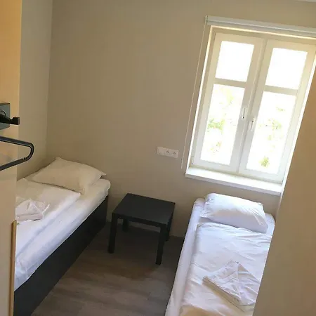 Le Petit Hotell 3*