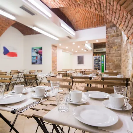Le Petit Hotell