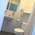 Le Petit ホテル 3*