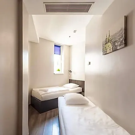 Le Petit Hotel 3*
