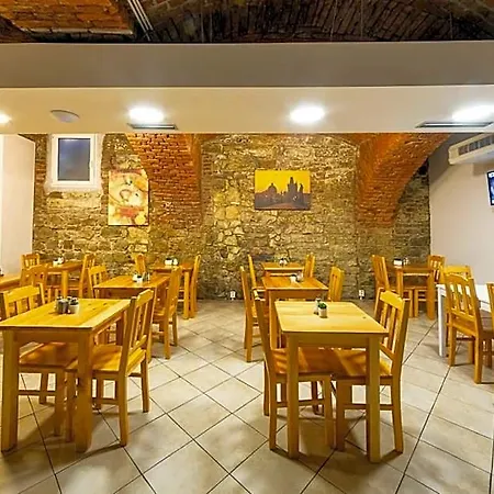 Le Petit Hotel 3*