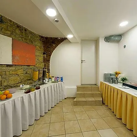 Le Petit Hotel Praag