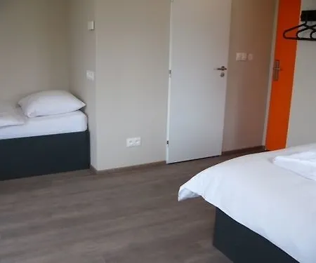 Le Petit 3* פראג