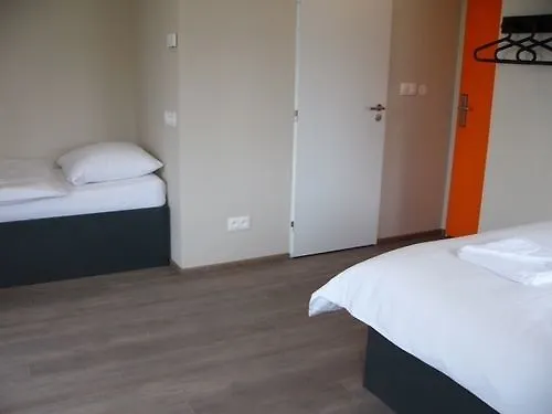 Le Petit 3* Πράγα