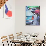 Le Petit Hotel